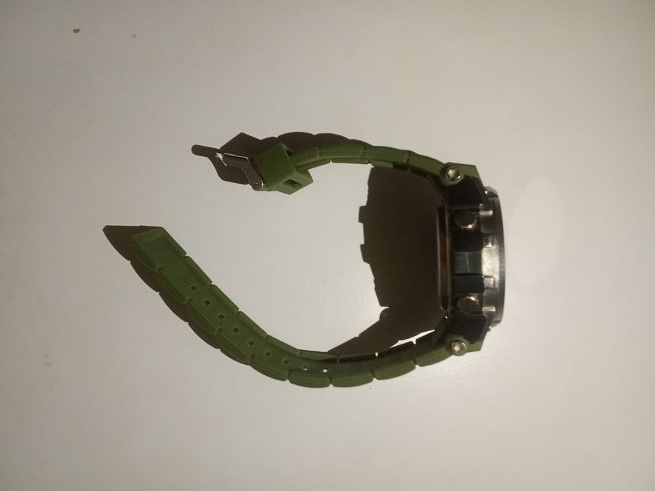 Продаю часы прочные