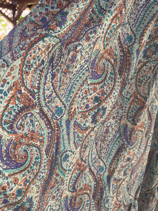Rochie 1XL cu imprimeu floral si maneci scurte cu decolteu in V