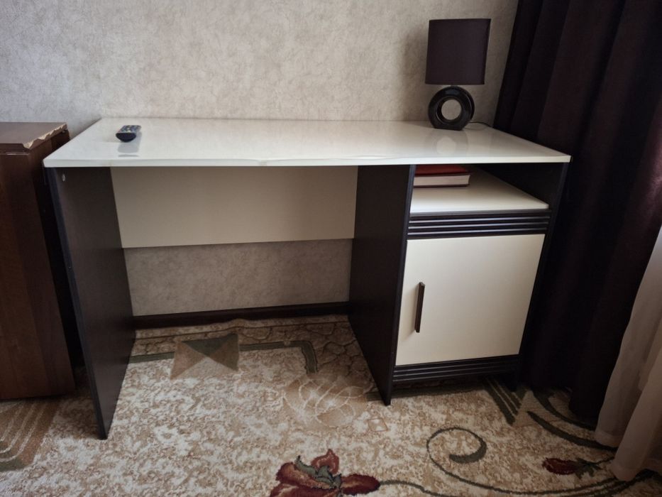 Стол письменный новый
