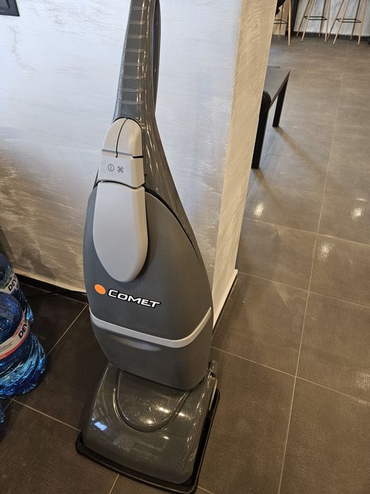 КОМЕТ  машина за миене на под