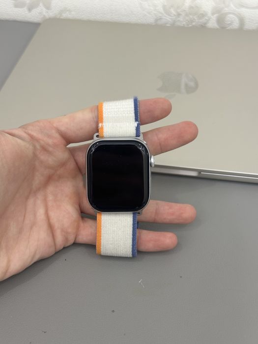 Smart watch. green lion