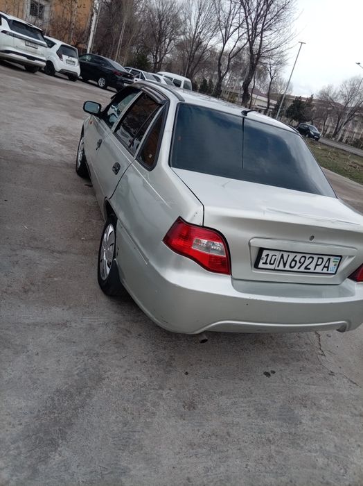 Срочна Нексия 2 сотилади 2009