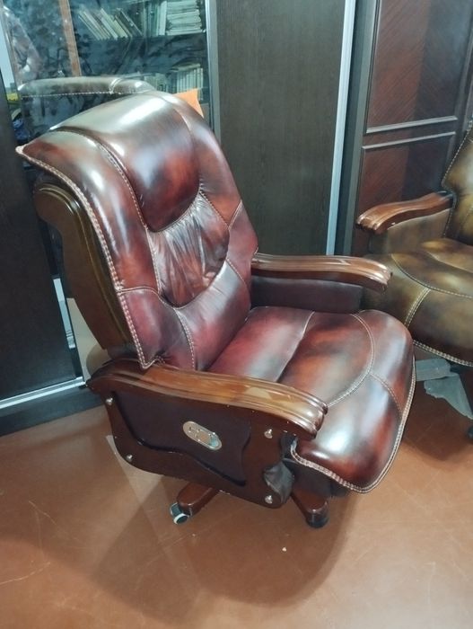 Продаются Директорские Кресла из чисто-натуральной кожи