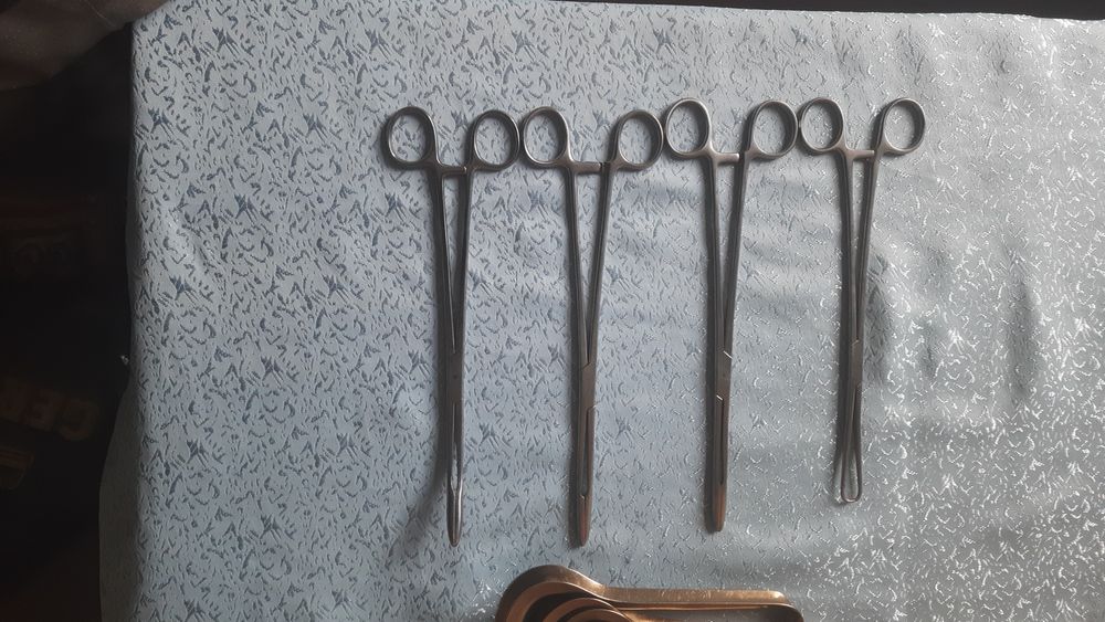 Медицинские бикс и инструменты