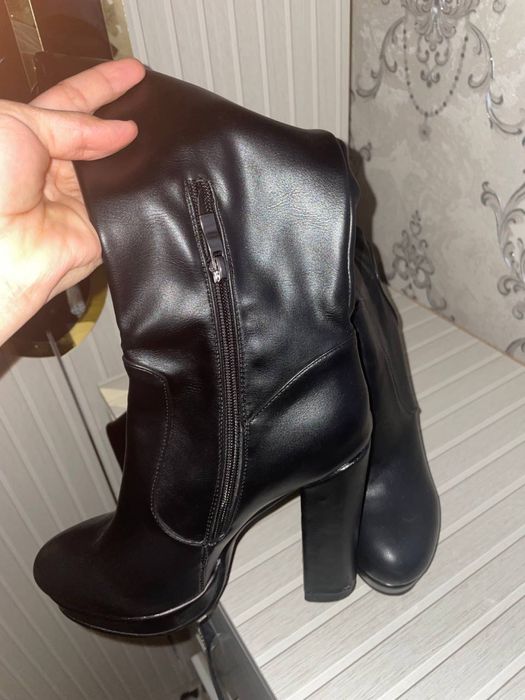 Узун баланд пошнали етик