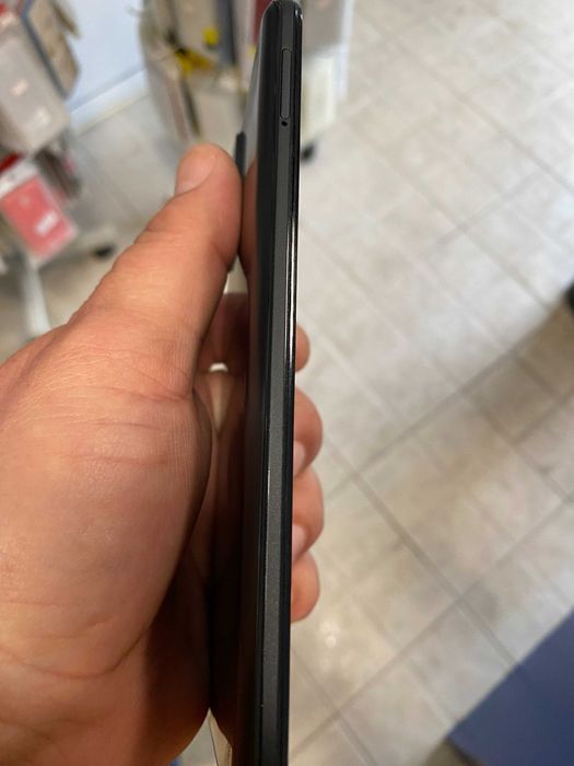 Продавам перфектен Motorola Moto g72