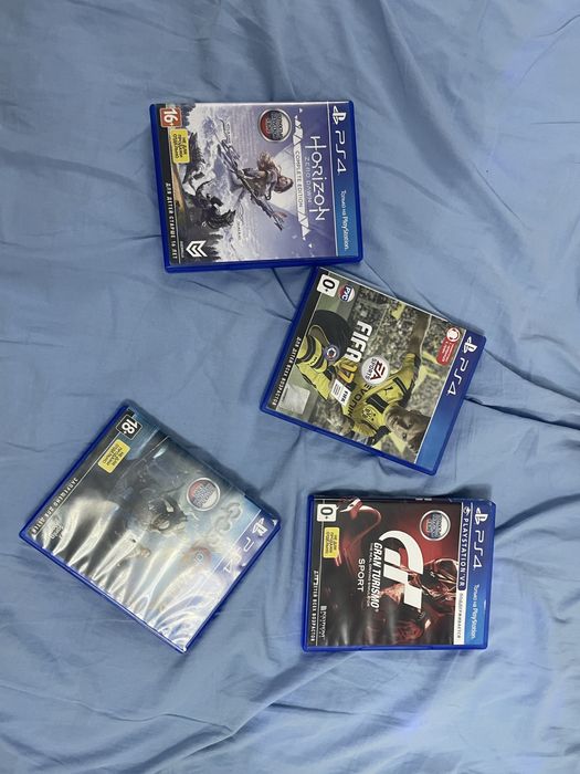 продам ps4 slim 1Tb