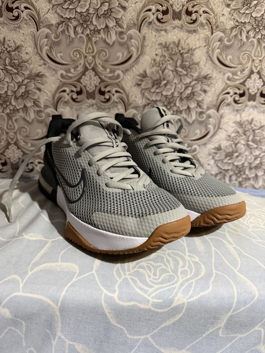 Продается оригинальные кроссовки Nike