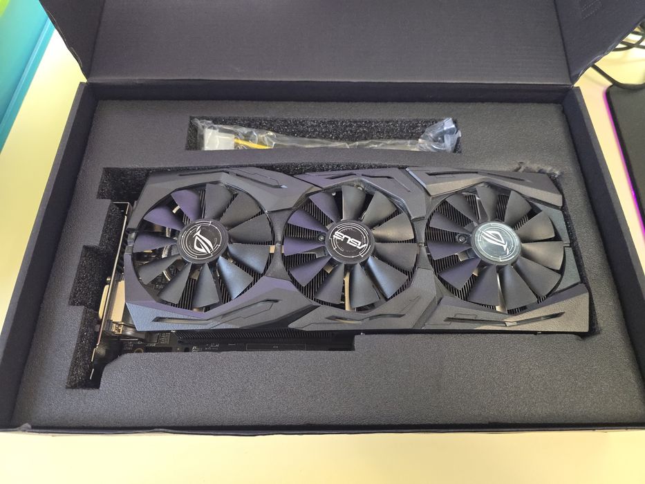 Placă Video Asus RX580 ROG Strix