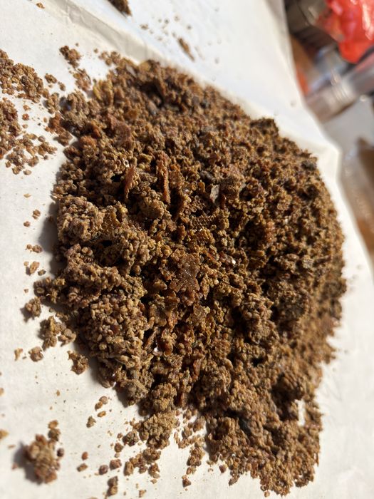 Vand propolis 100% natural de pe site/colectoare
