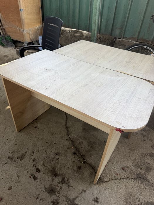 Продам 2 стола (80х120)
