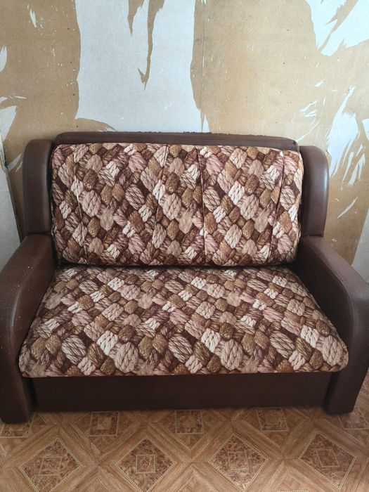 Продам маленький диван