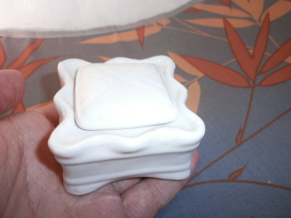 Стара Порцеланова  Кутия за Бижута