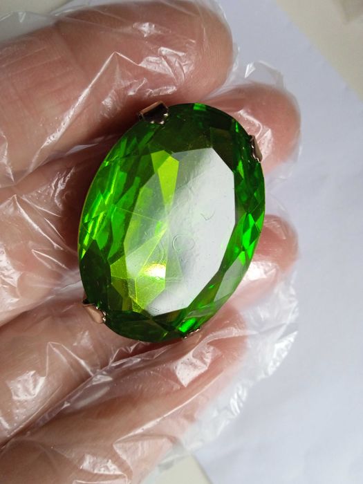 Бмжута Брошка с камъни и винтидж