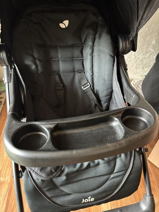 Коляска Joie в отличном состоянии!
