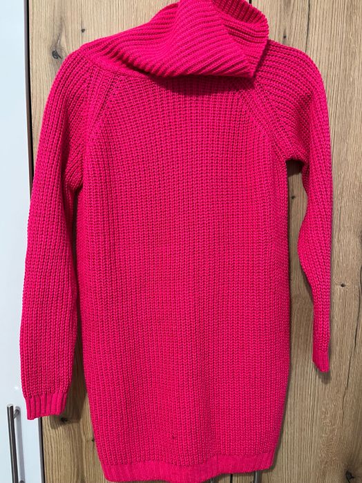 Дамски пуловери и рокли