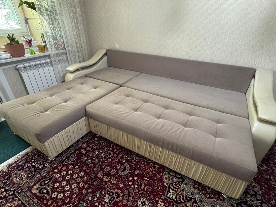 Диван угловой в гостиную