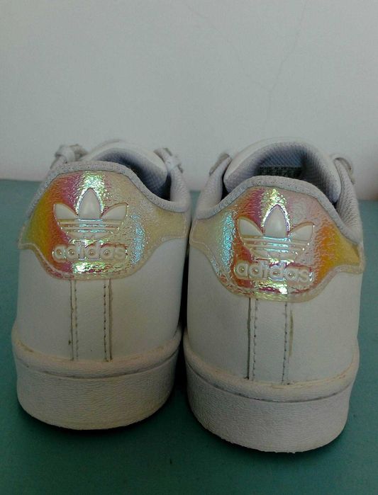 Adidas Superstar и Adidas Bubble Сomfy: оригинални маратонки!