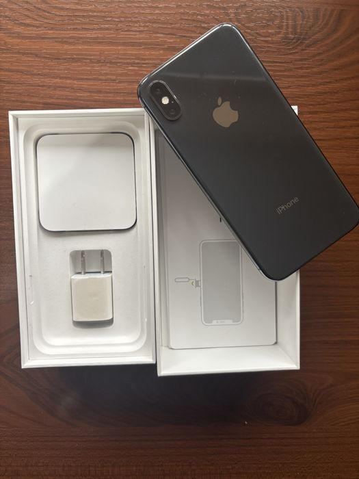 Iphone xs в отлично състояние