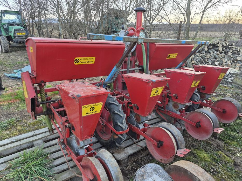 Vand semanatoare becker aeromat pentru porumb