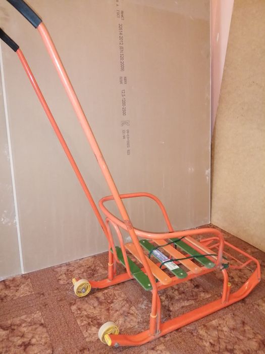 Детские саночки к зиме