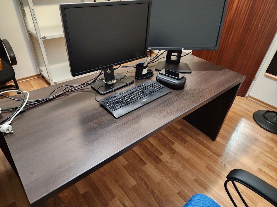 Монитор Dell 2412H б/у в отличном состоянии.