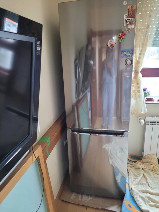 Хладилник в отлично състояние,инокс