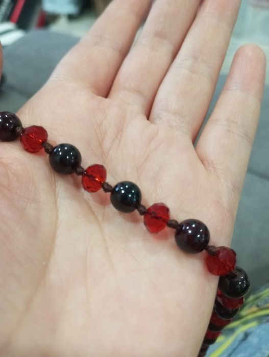 Бусы на восковой нити