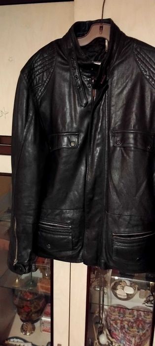 Оригинално яке на Versace.80 eu