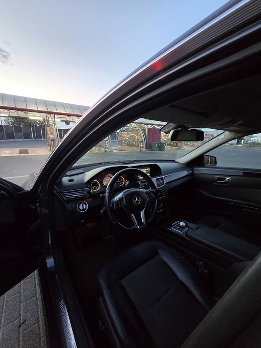 Mercedes-Benz Clasa E (W212) 2011 | 2.2 CDI Diesel | Automat | Avantgarde |