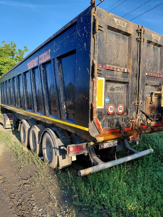Volvo 2008 semiremorca basculabila fier