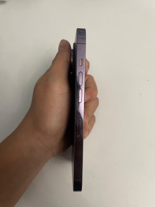 Iphone 14 pro в баклажановом цвете