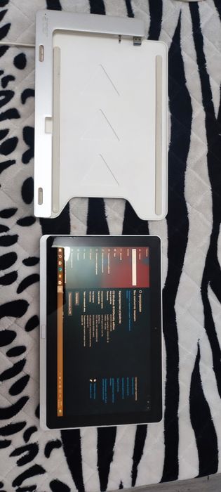 Acer iconia W700 Планшет