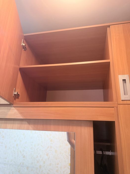 Продается шкаф для прихожей, обувница в подарок