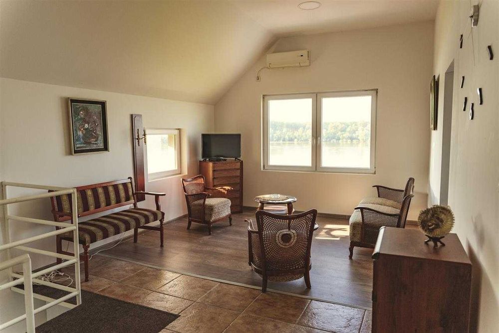 Дава се под наем Двустаен апартамент в Пловдив, Въстанически - 74 кв.м за 382.5 € - Снимка #1