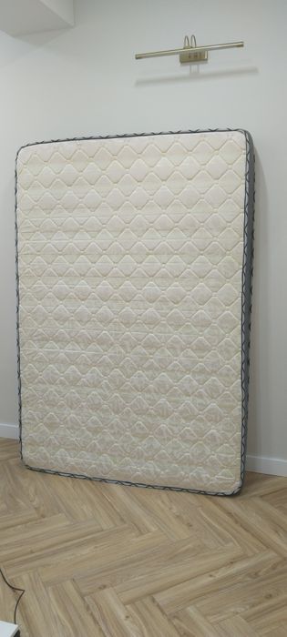 Матрас в хорошем состоянии