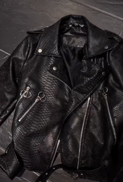 Коженая куртка Питон
