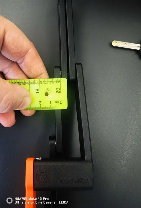 Заключващ механизъм за велосипеди, тротинетки и скутери