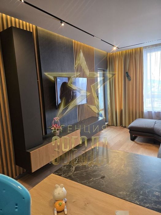 Продава се Тристаен апартамент в Пловдив, Съдийски - 125 кв.м за 1167 €/кв.м - Снимка #2