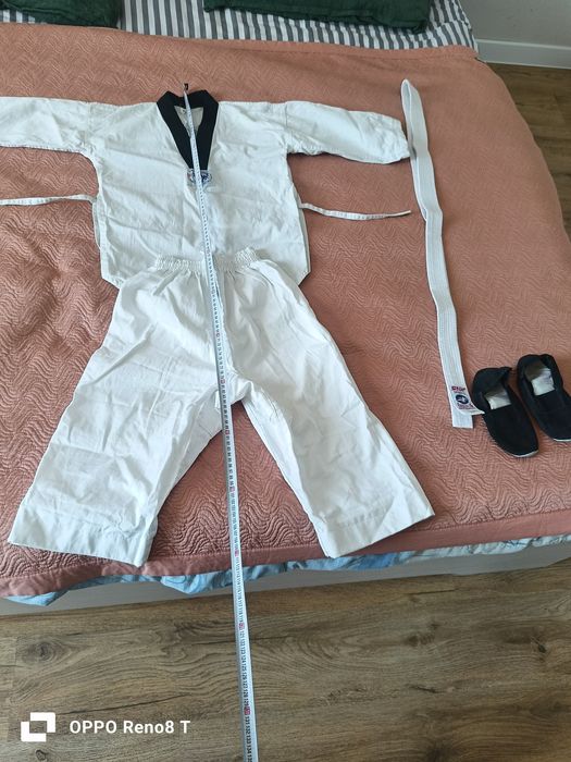 Продам кимоно. В отличном состояние.