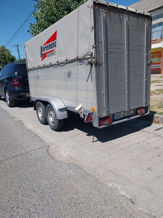 Vând remorca de 1300 kg din aluminiu foarte ușoară