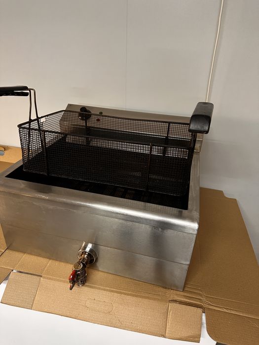 Friteuză profesională CombiSteel 30  – 6 kW – Olanda