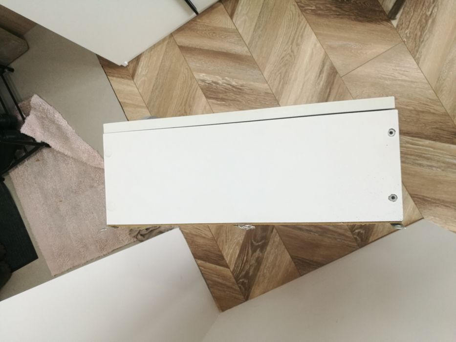 Подвесной шкафчик