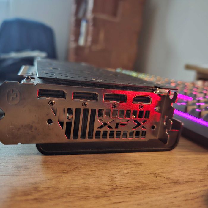 Placă video RX6800