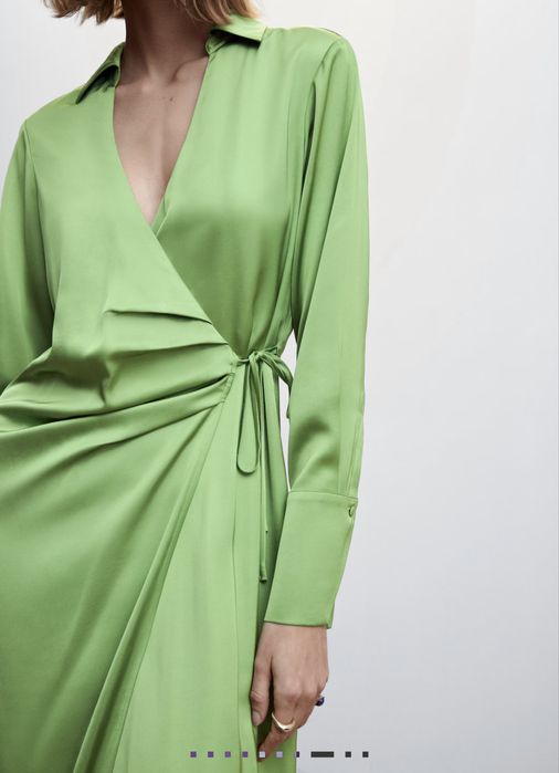 Сатенена драпирана рокля