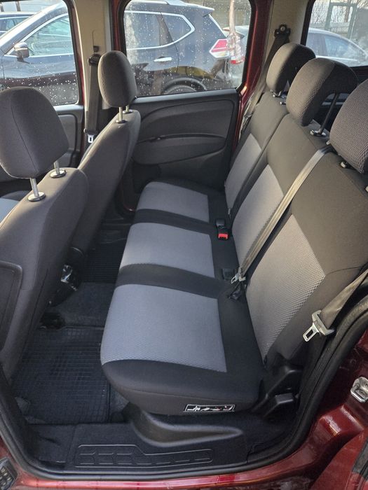 Fiat Doblo Maxi Lung 5 locuri autoutilitara