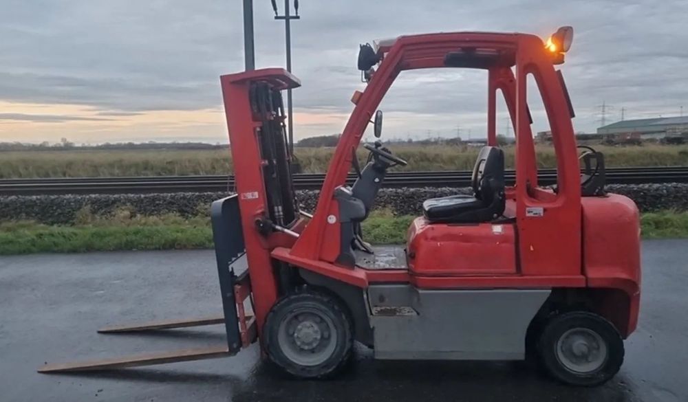 Nissan U1D2A25LQ Stivuitor GPL Nissan 2.5 tone