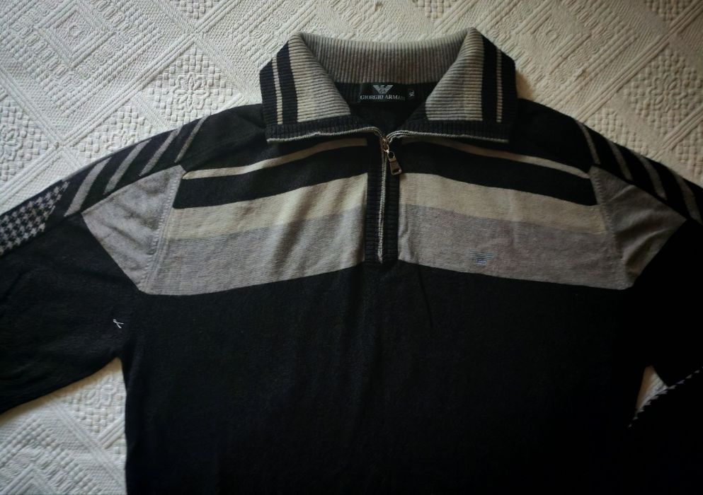 Pulover Giorgio Armani mărimea XL, purtat o data, impecabil