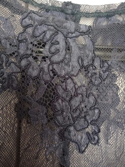 Продам платье из гипюра