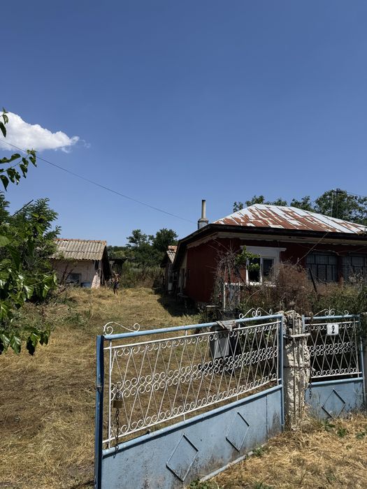 Casă calugareni sat hulubesti